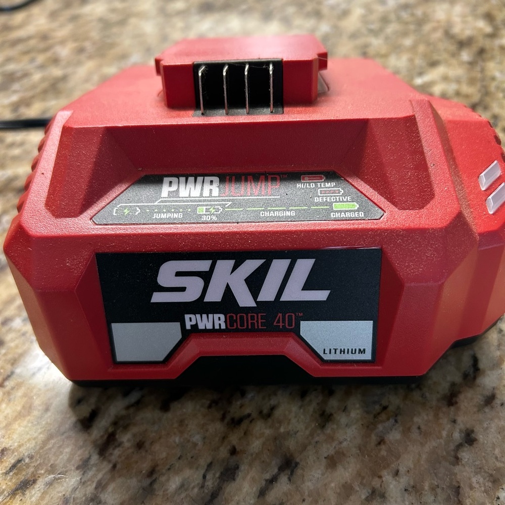 SKIL PWRCORE 40 Charger